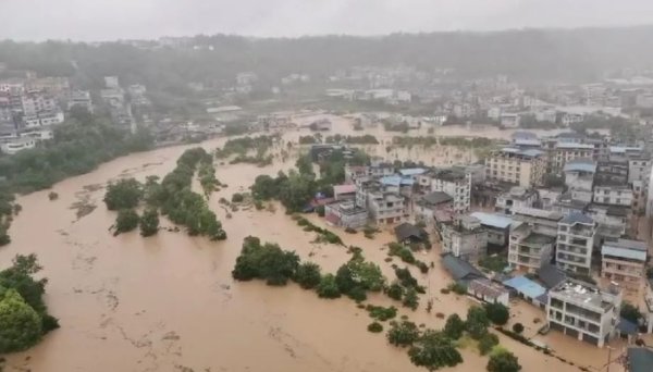 金砖财富 湖南龙山县暴雨成灾致37名中考生缺考，一小区3人在地下车库失联
