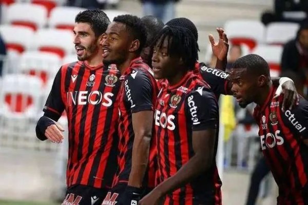 隆源配资 欧冠烽火燃! 尼斯VS本菲卡巅峰对决